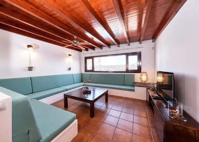 Villa Aurelia - Pool, Jacuzzi, Bbq And Ping-pong By Lanzarote Playa Blanca (Lanzarote)