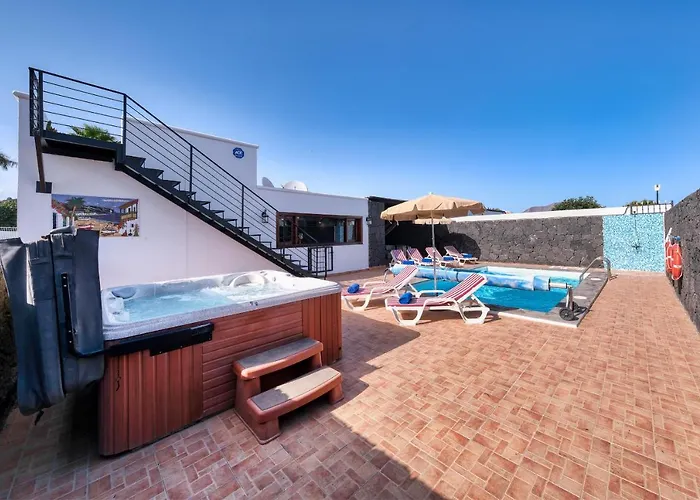 Aurelia - Pool, Jacuzzi, Bbq And Ping-pong By Lanzarote Playa Blanca (Lanzarote)