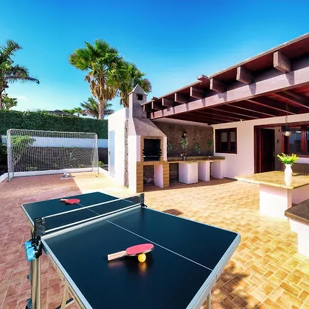 Villa Aurelia - Pool, Jacuzzi, Bbq And Ping-pong By Lanzarote *